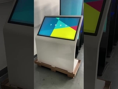 Kiosk z ekranem dotykowym LCD 55 cali Wayfinding 4K Hd Podłoga Stojący ekran samoobsługowy Interaktywna ekspozycja