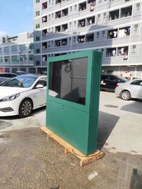 IP65 Waterproof Outdoor Digital Signage 43'' Anti Dust With Double Sided LCD Screen