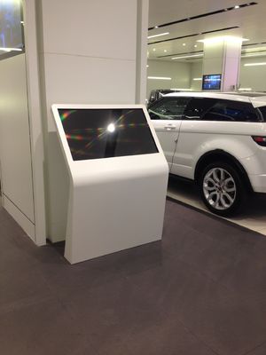 43in IR Interactive Digital Signage SPCC LCD Touch Screen Kiosk 3840x2160